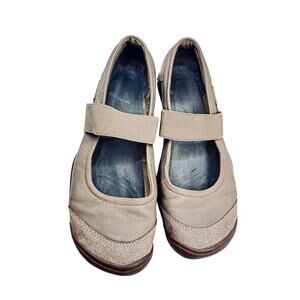 Keen Rivington II MJ CNX Mary Jane shoes taupe round toe sneaker style shoe 7.5